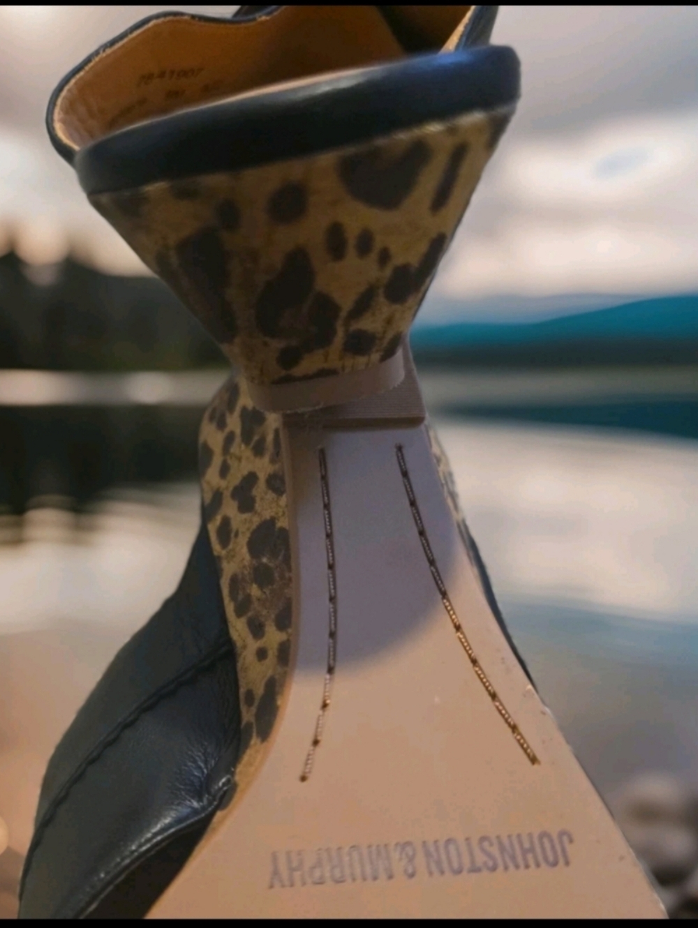 Pre-loved Johnson & Murphy Black/ Animal Print Leather Wedge Sz 9. - Picture 4 of 6